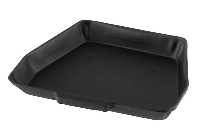 Ein flacher schwarzer Aschekasten von 28 mal 21 Zentimetern und 3 Zentimetern Tiefe