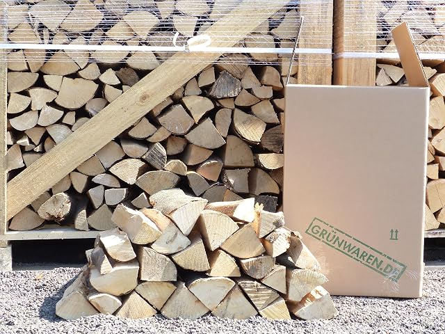 Eine Menge von 180 kg trockenem Buchen-Brennholz in Scheiten von etwa 30 cm