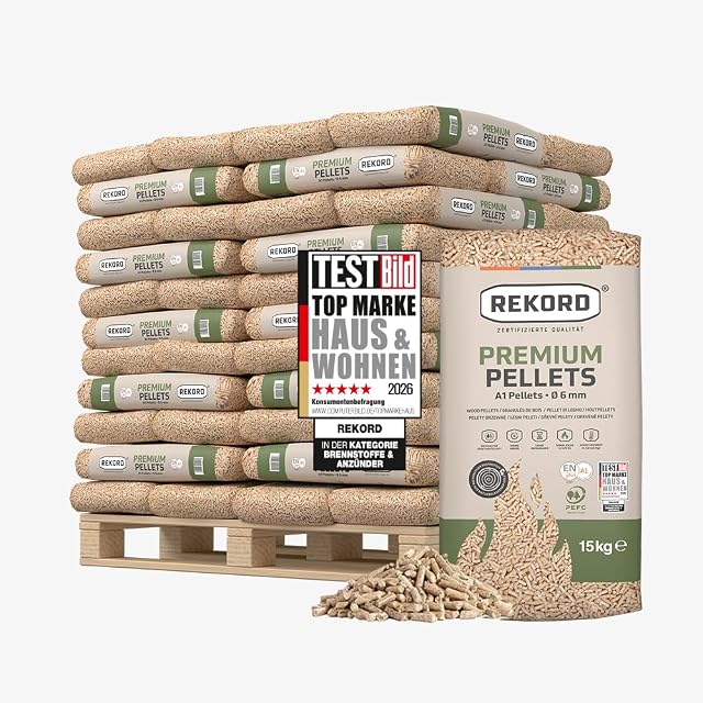 Eine Palette mit sechsundsechzig Säcken zu 15 kg REKORD Premium-ENplus-A1-Holzpellets